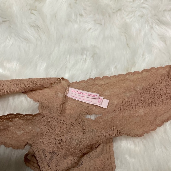 Very Sexy Vintage Victorias Secret Green and Nude Set - Picture 11 of 13